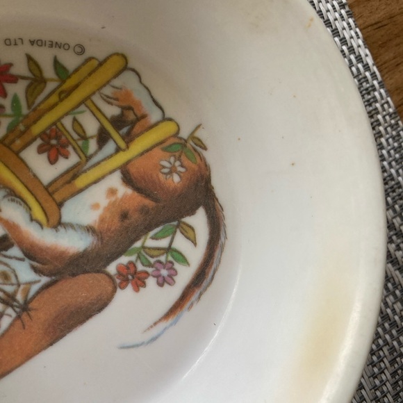 Vintage Oneida Deluxe 1972 Grover Bassett Hound Children's Bowl - Picture 4 of 4